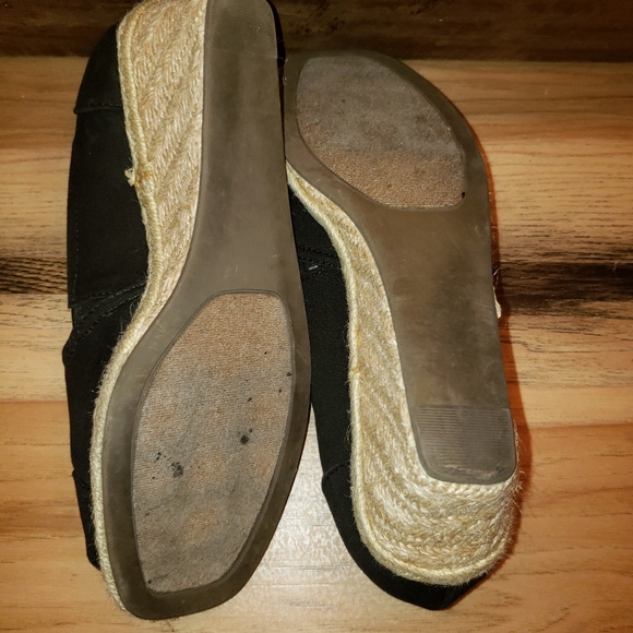 Fashion Bug Wedges Size 8.5 Cute! - Picture 5 of 6